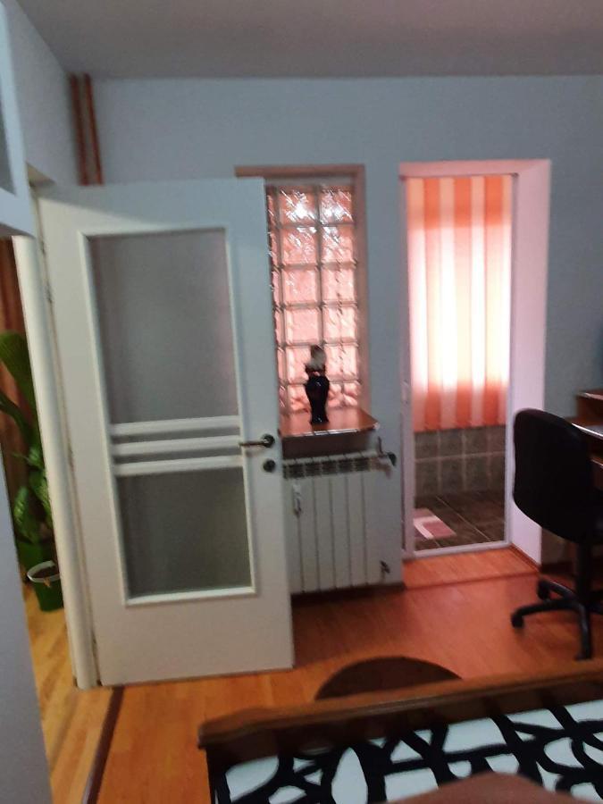 Apartament Cu Regim Hotelier In Dr.Tr. Severin 드로베타 투르누 세베린 외부 사진